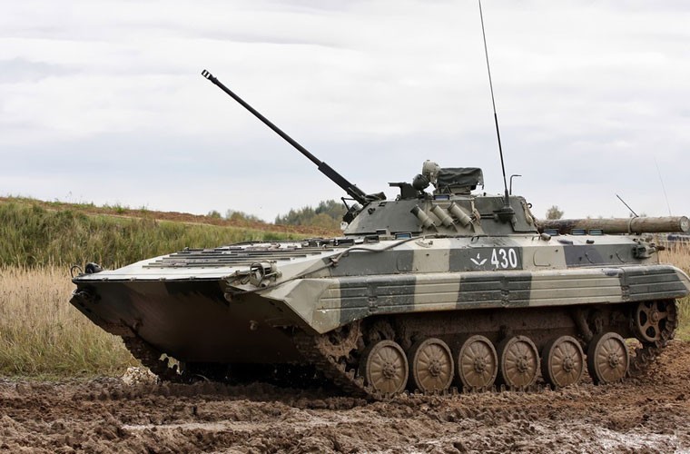 BMP-2 là loại xe chiến đấu bộ binh thế hệ 2 do Liên Xô thiết kế chế tạo từ những năm 1980. Tương tự như “đàn anh” BMP-1, BMP-2 được xuất khẩu rộng rãi cho nhiều quốc gia trên thế giới (trong đó có Việt Nam).